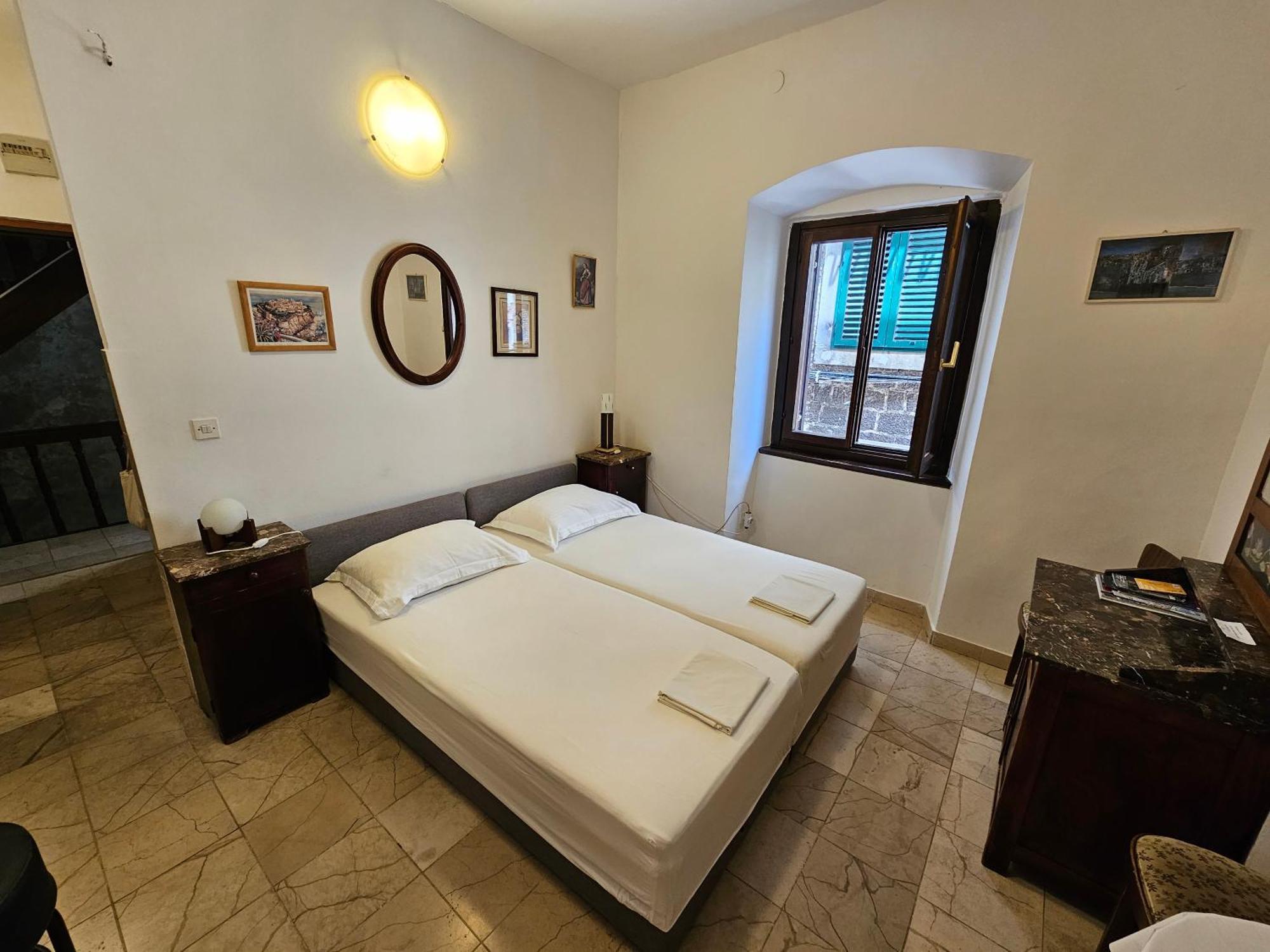 Center Room D16 In The Ancient Roman Palace Split Buitenkant foto