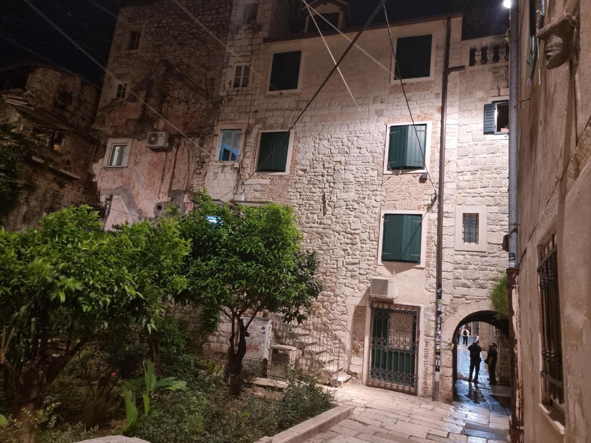 Center Room D16 In The Ancient Roman Palace Split Buitenkant foto